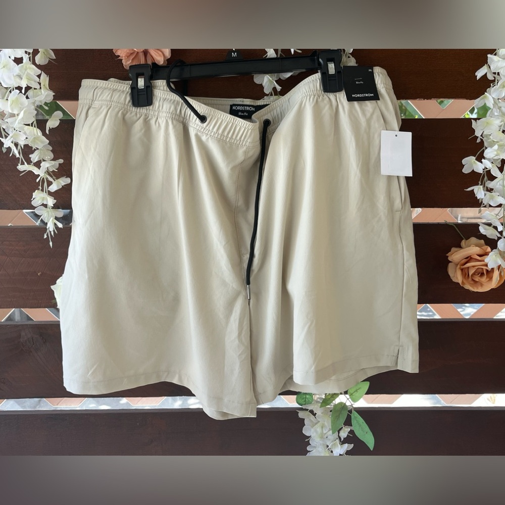 Nordstrom slim fit men's short pull Cream 2XL NWT